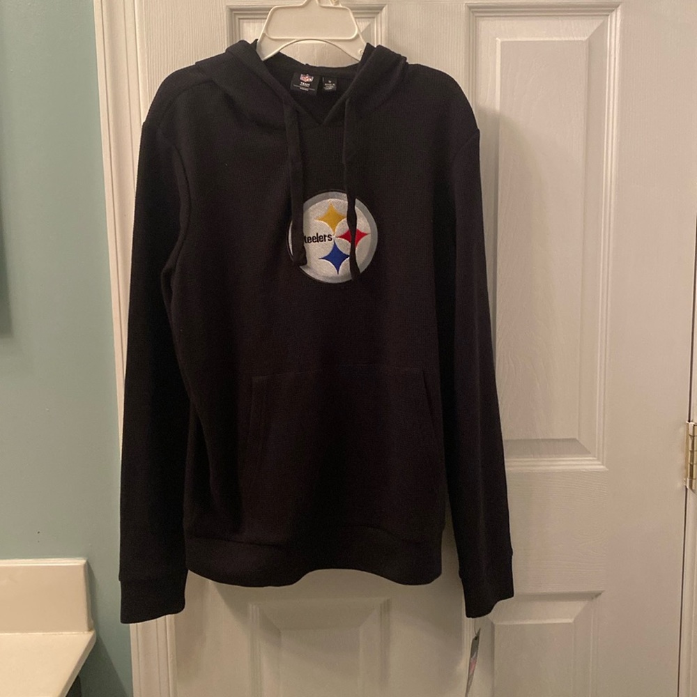 Women’s black NFL Steelers hoodie